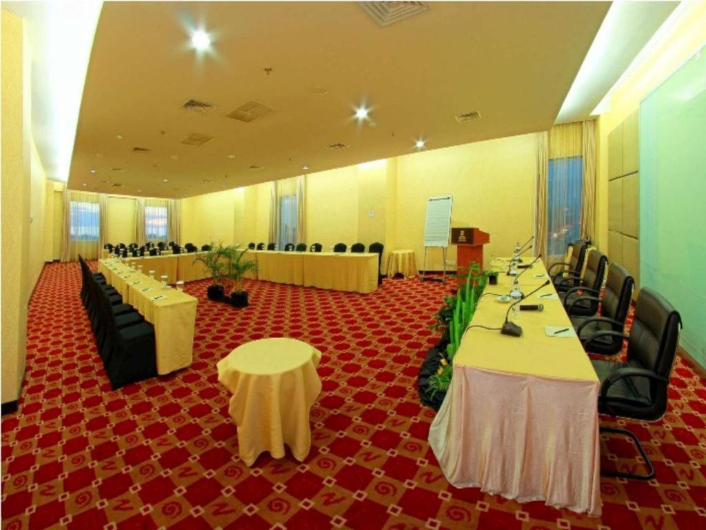Grand Basko Hotel Padang  Esterno foto