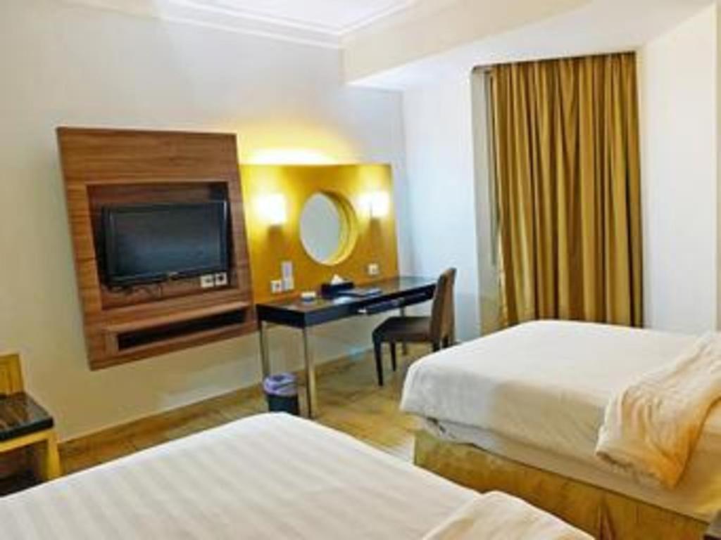 Grand Basko Hotel Padang  Esterno foto