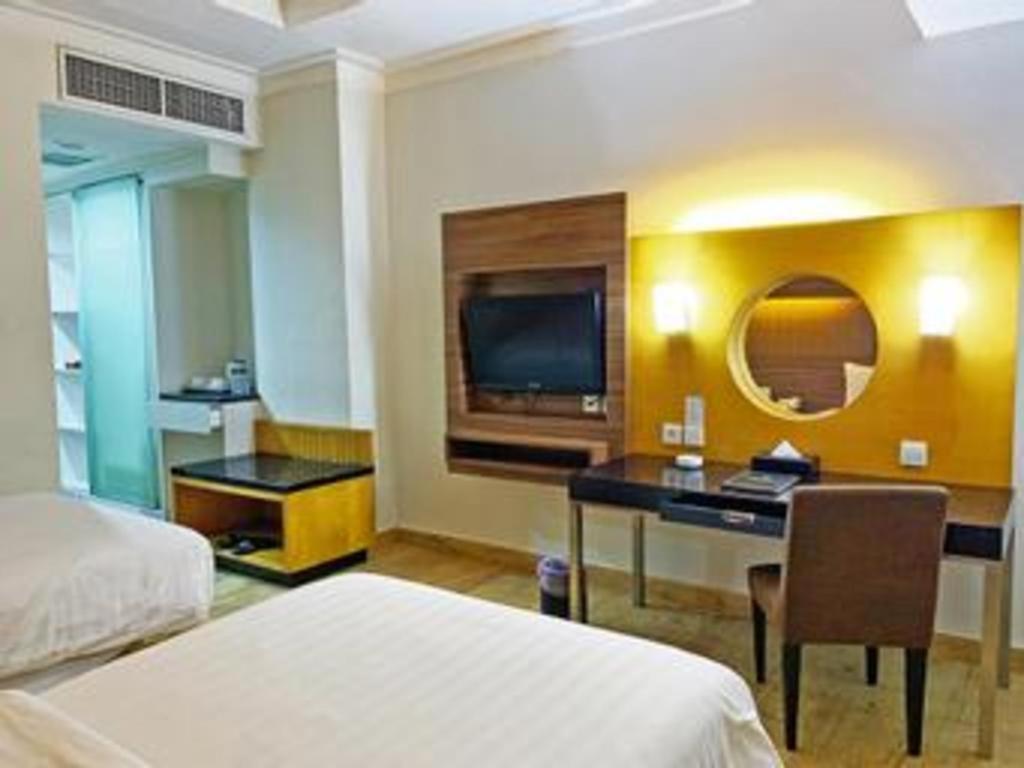 Grand Basko Hotel Padang  Esterno foto