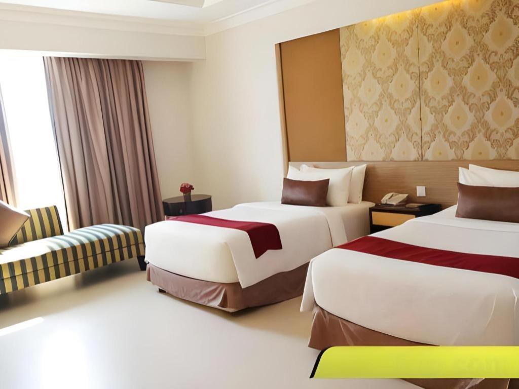 Grand Basko Hotel Padang  Esterno foto
