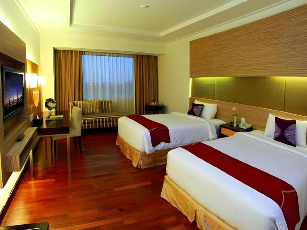 Grand Basko Hotel Padang  Esterno foto