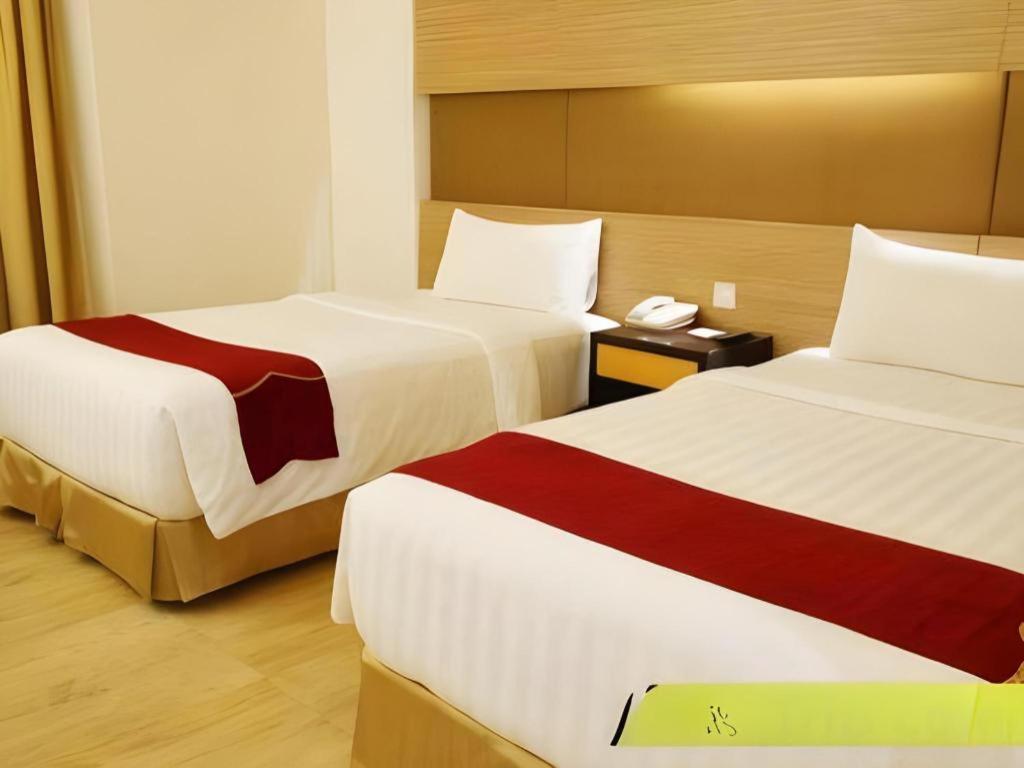 Grand Basko Hotel Padang  Esterno foto