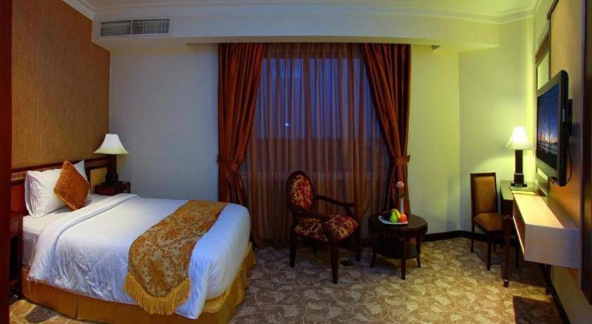 Grand Basko Hotel Padang  Esterno foto