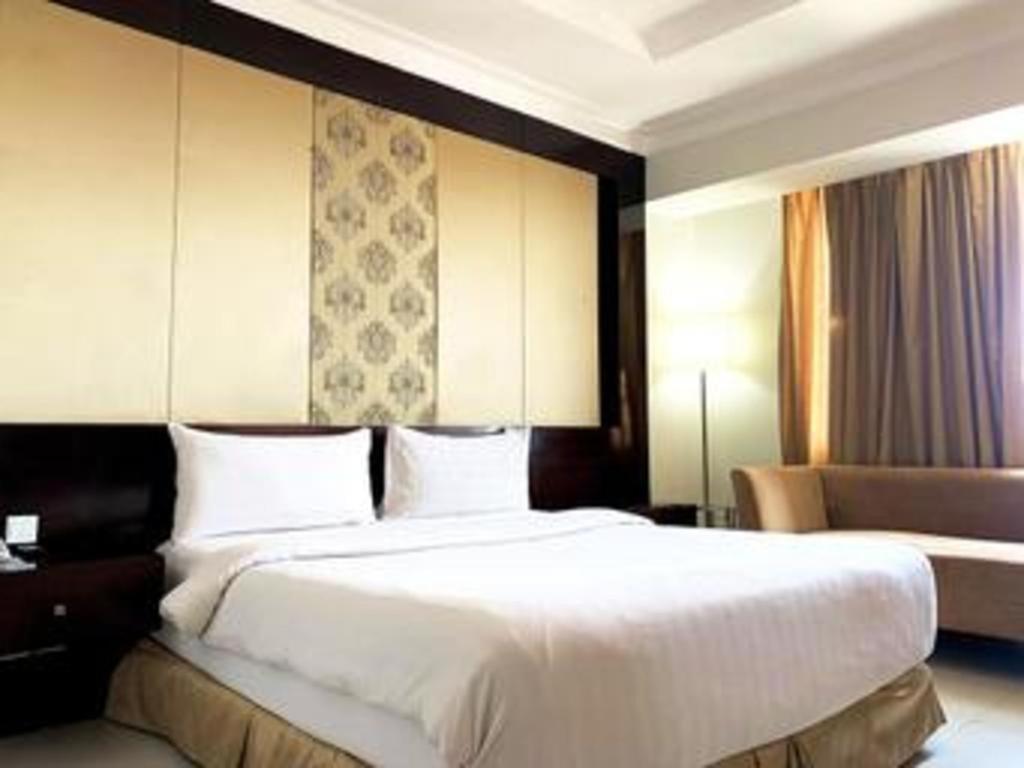 Grand Basko Hotel Padang  Esterno foto