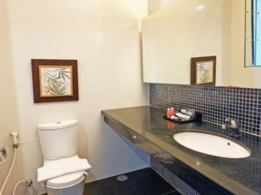 Grand Basko Hotel Padang  Esterno foto
